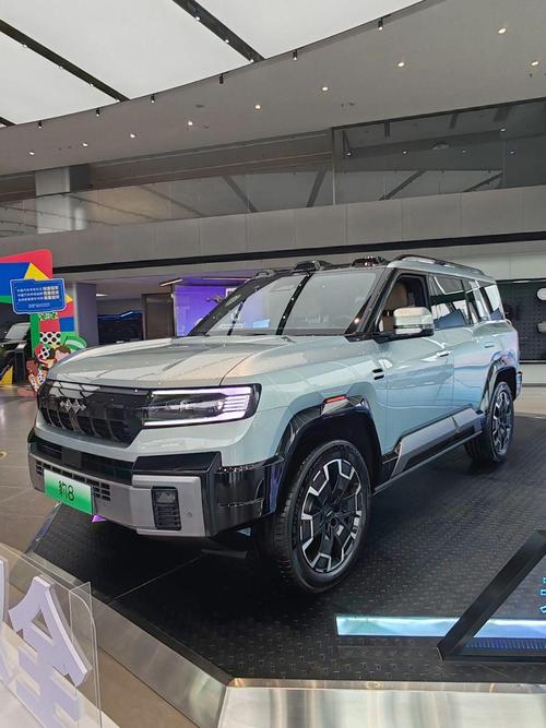 成都211比亚迪方程豹硬派越野的爆款，英菲尼迪35周年与你共成长